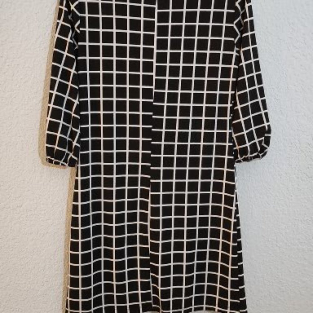 Dress - Picture 2 of 6